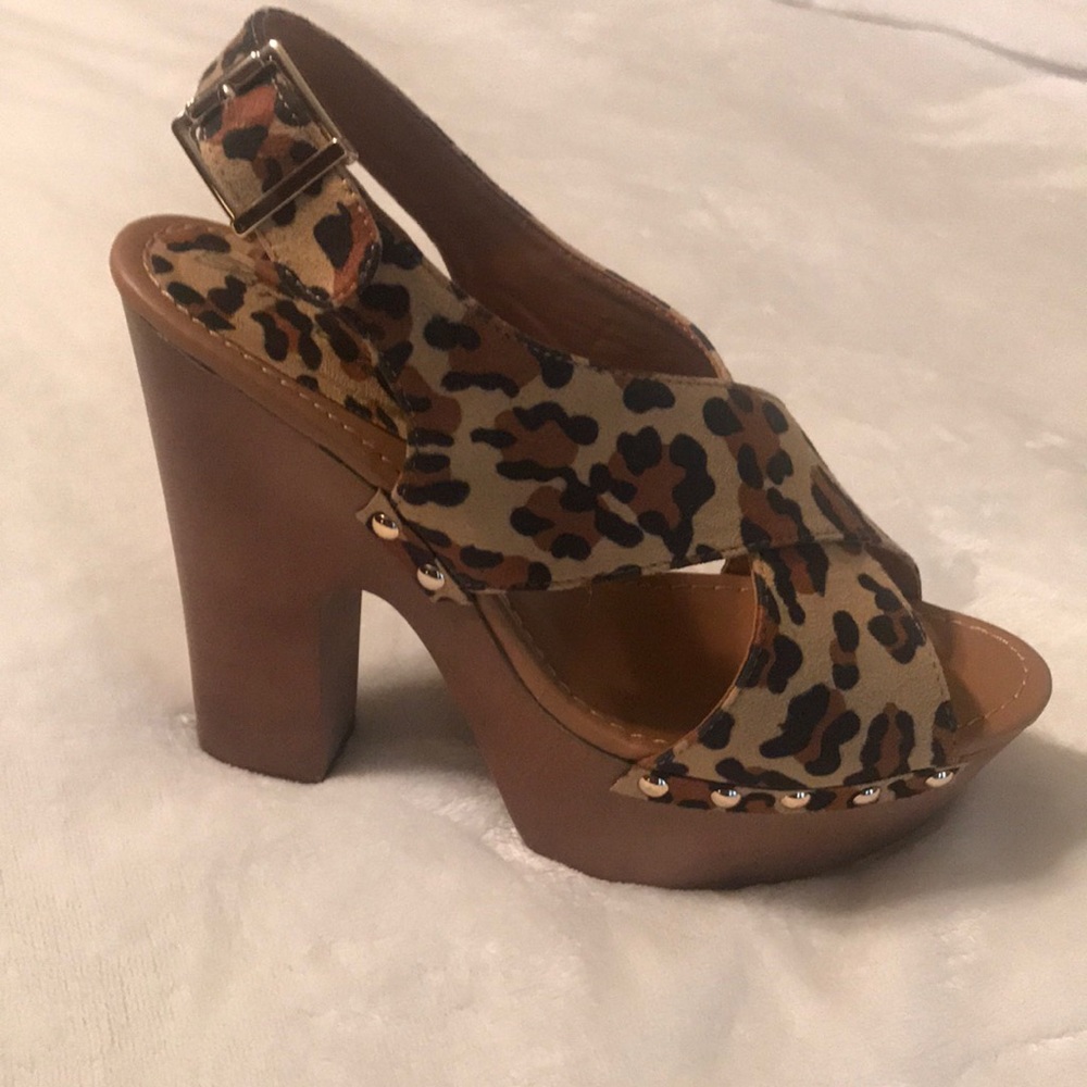 Leopard Heel - Picture 2 of 4